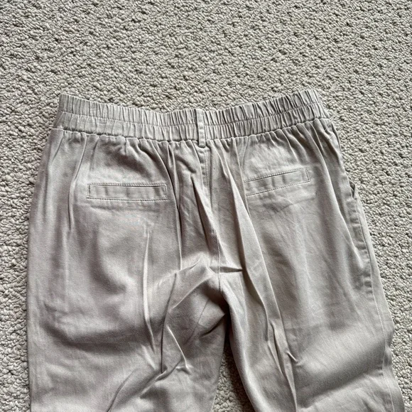 Cream capris - Picture 2 of 3